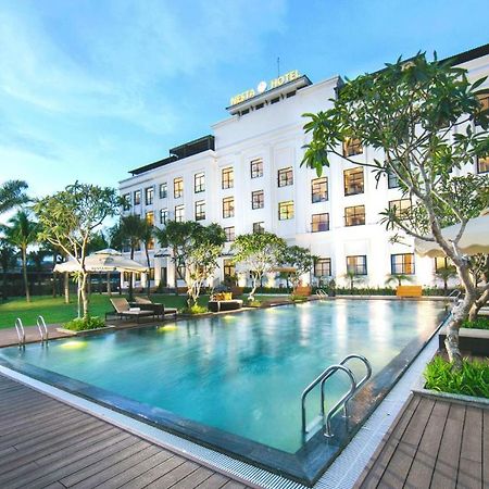 Nesta Hotel Đà Nẵng Kültér fotó