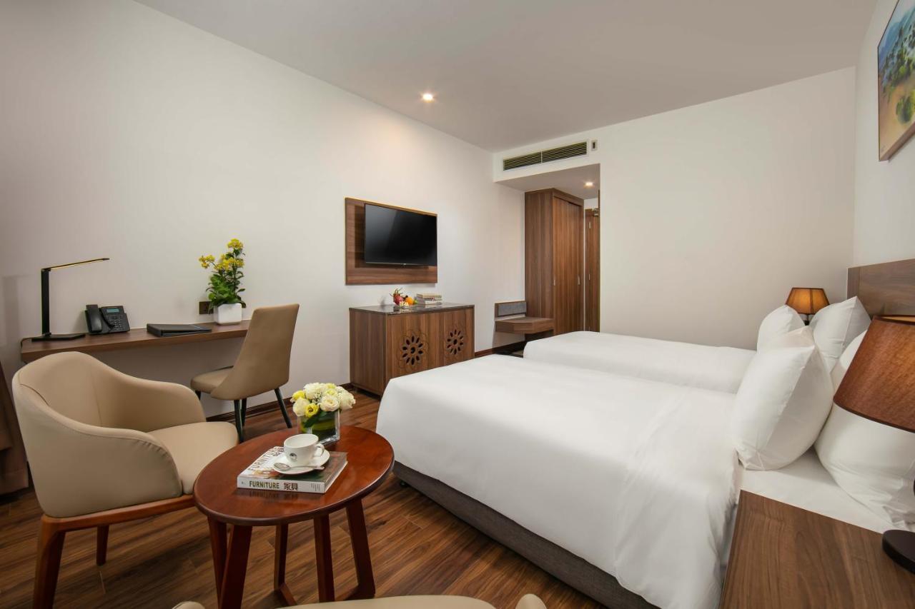 Nesta Hotel Đà Nẵng Kültér fotó