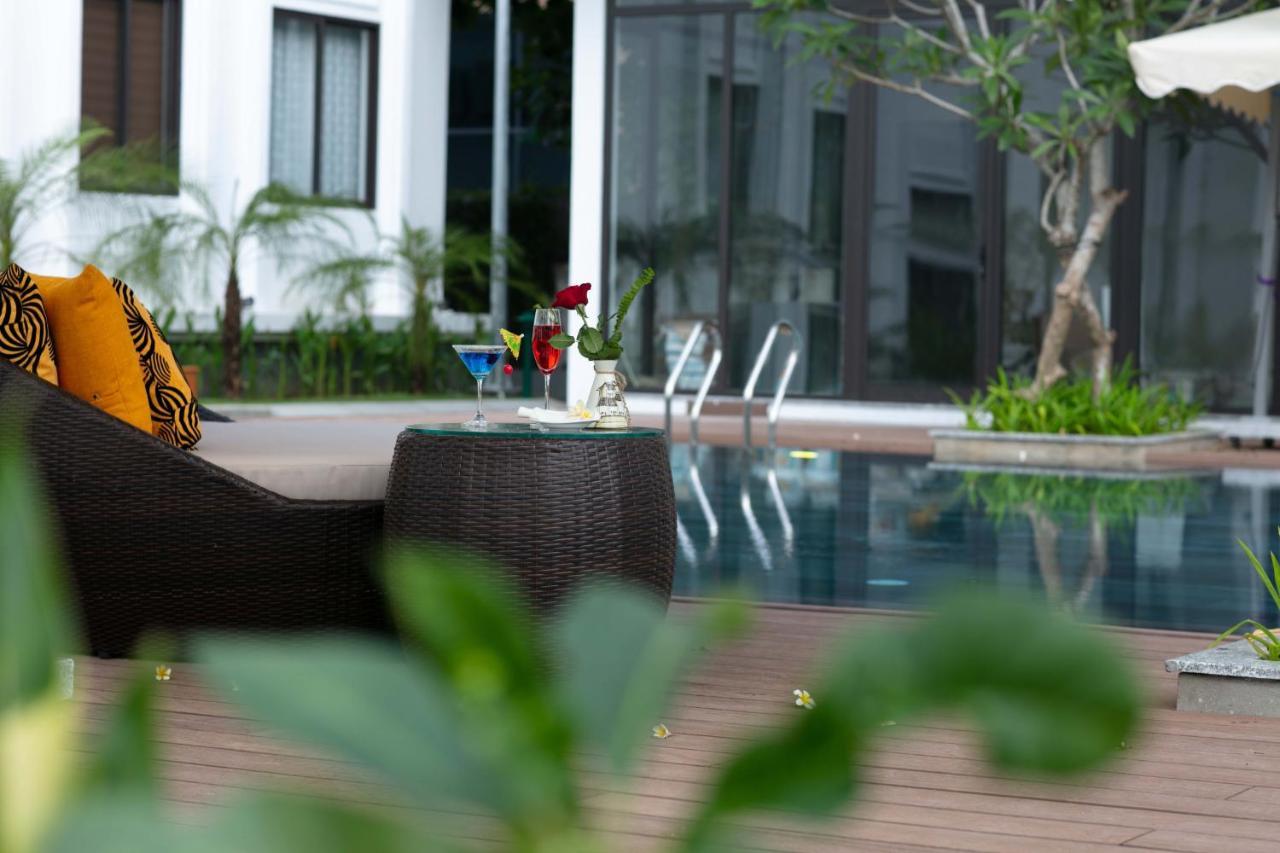 Nesta Hotel Đà Nẵng Kültér fotó